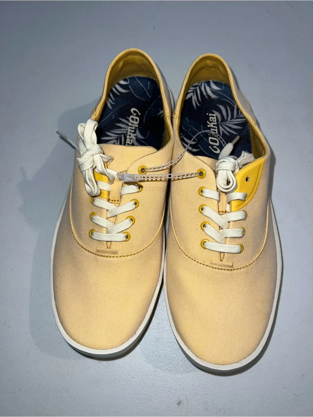 OluKai Tradewind low-top canvas sneakers in the Solar Glow yellow size 8.5 NWOT